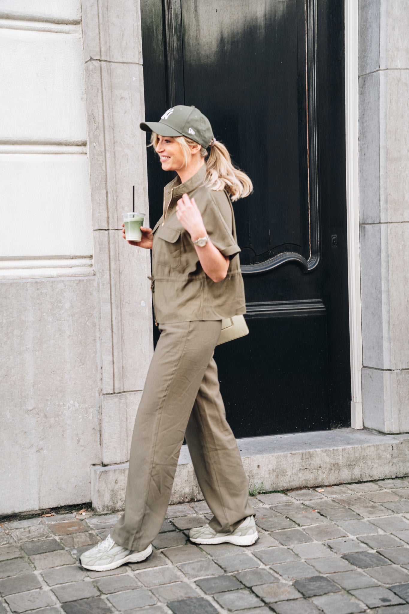 KHAKI PANT